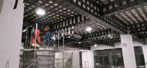 克孜勒苏柯尔克孜一商场梁，楼板碳纤维加固施工